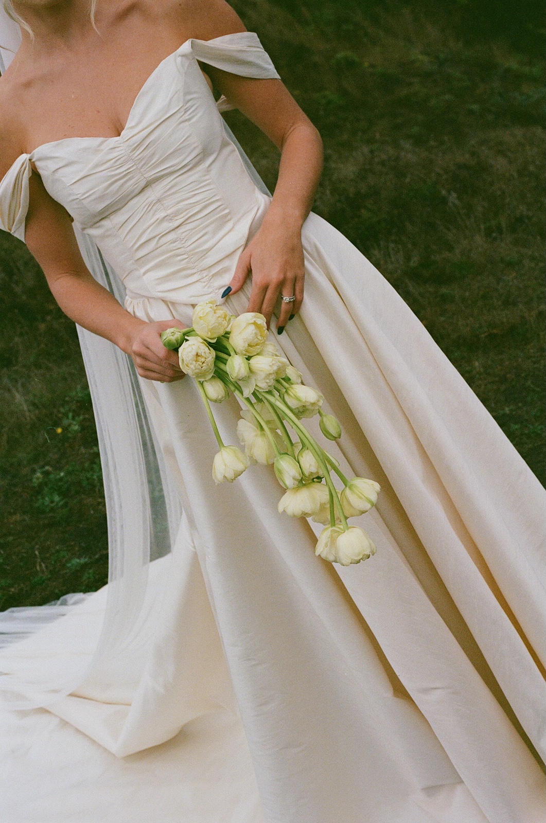 Bride with textured bouquet at her Sea Ranch Lodge wedding